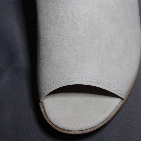 Sandals - Picture 4 of 4